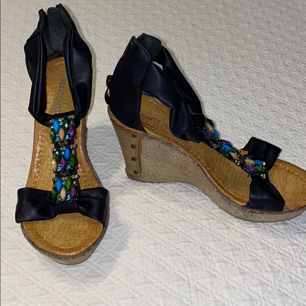 Black Wedges